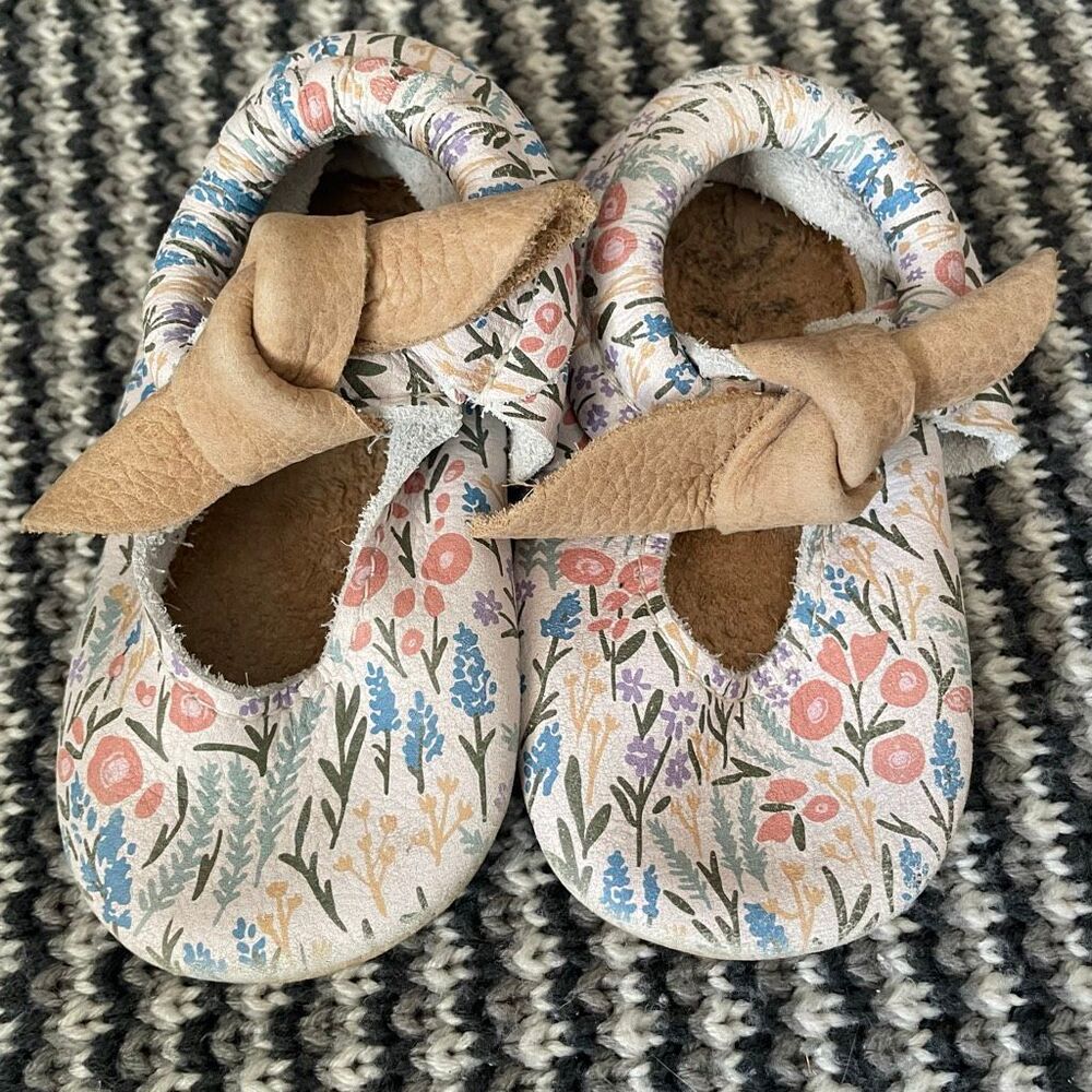 Freshly Picked FP floral moccasin toddler size 5